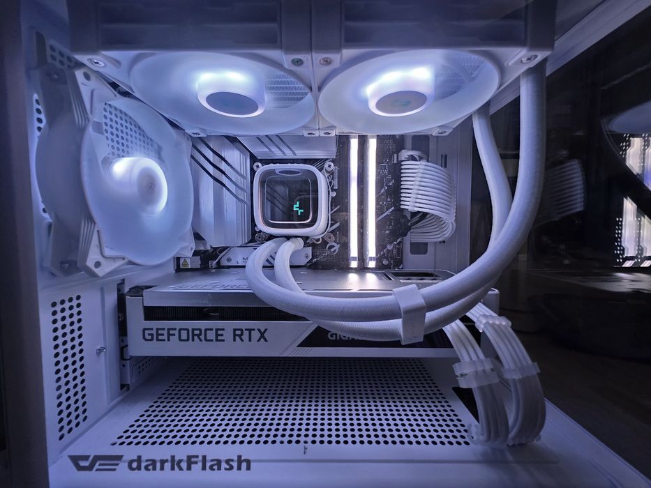 Akwarium Gamingowe RTX3070 i5 12th aio 650w gold