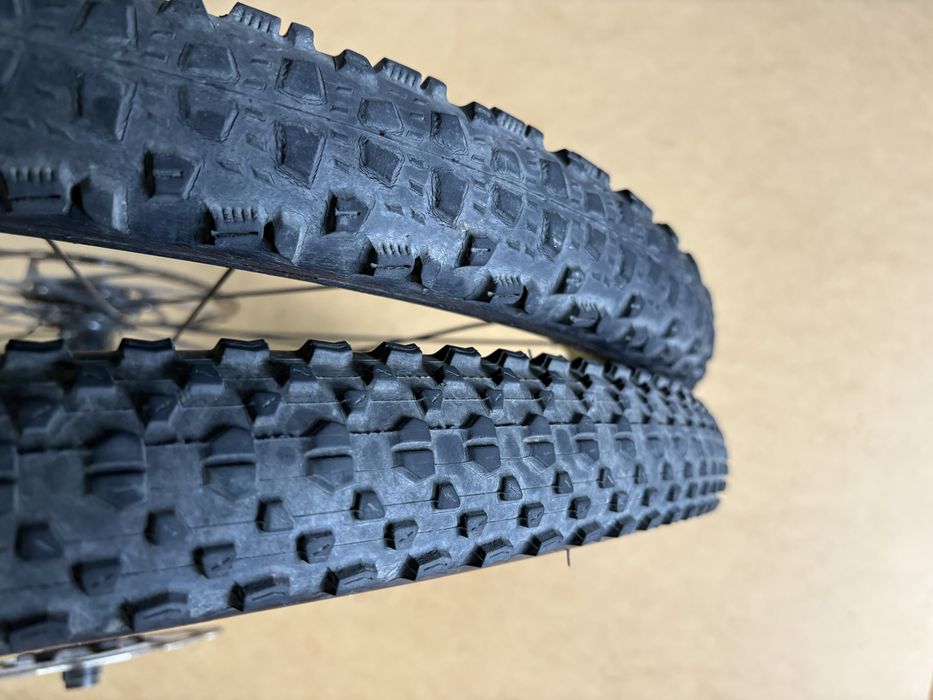 Вілсет 29" Bontrager на осях 142*12, 100*15 мм + ротори і резина.