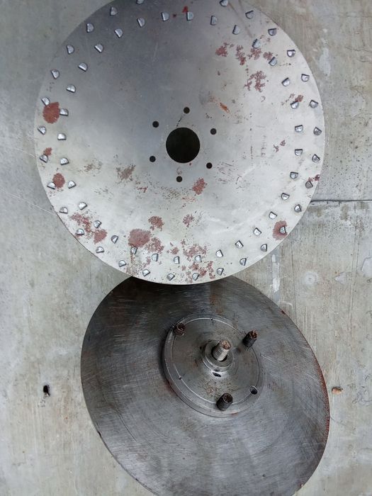 Продам крильчатку на витяжку в майстерні  гаражі чи  де ще.