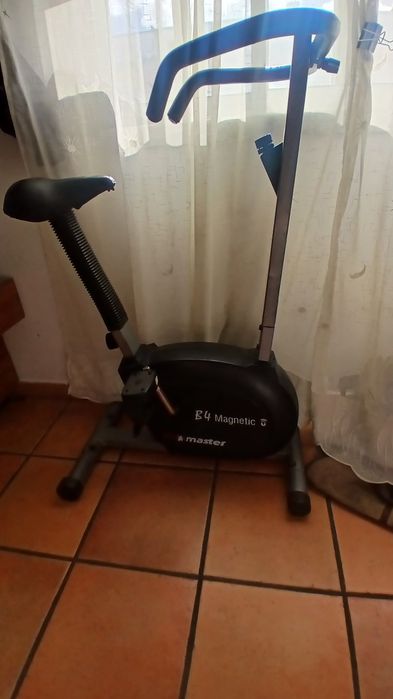 Bicicleta de ginásio