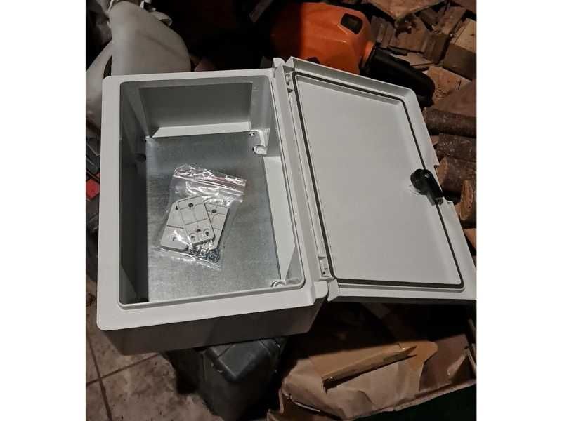Skrzynka elektryczna rozdzielnia Obudowa NOWA natynkowa budowlana zewnętrzna 35x25x15 IK10
