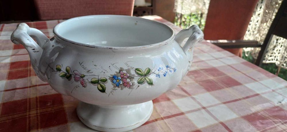 Супник Кузнецов, красивый без сколов, клеймо