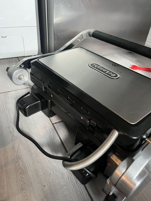 Електрогриль DeLonghi CGH 1030 гриль барбекю електровафельниця