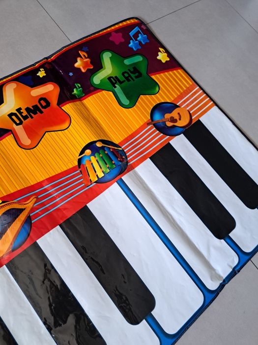 Gigantyczny keyboard mata do grania