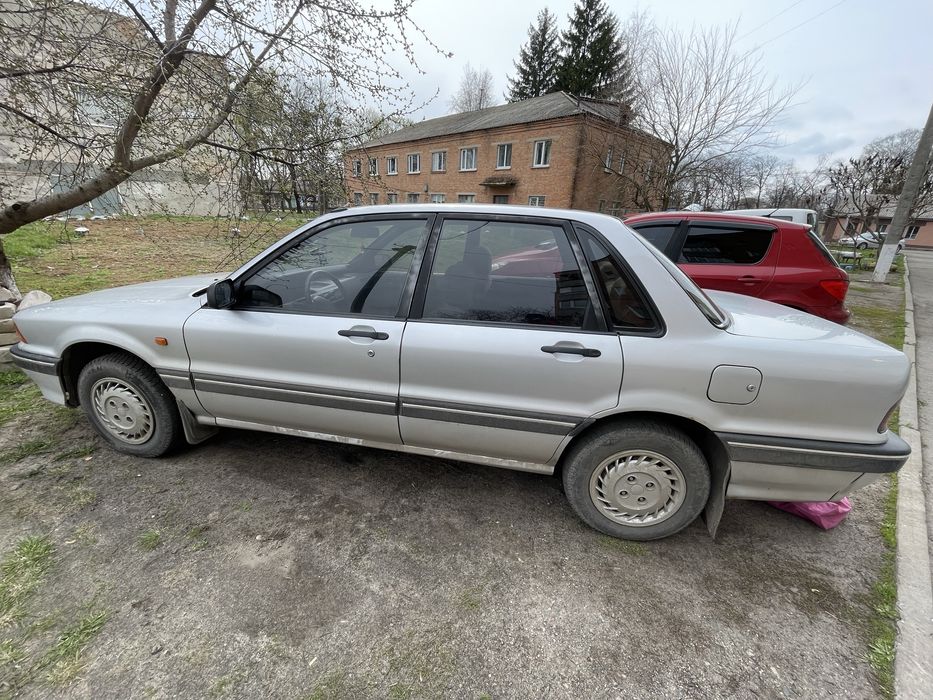 Mitsubishi Galant 6