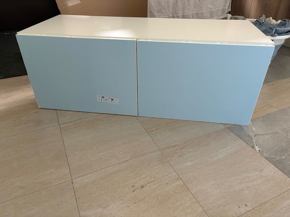 Szafka wisząca z led