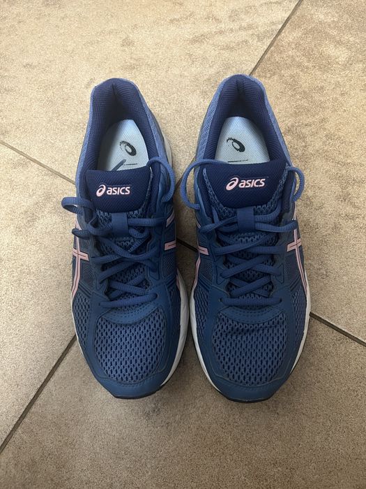 Продам кросівки asics