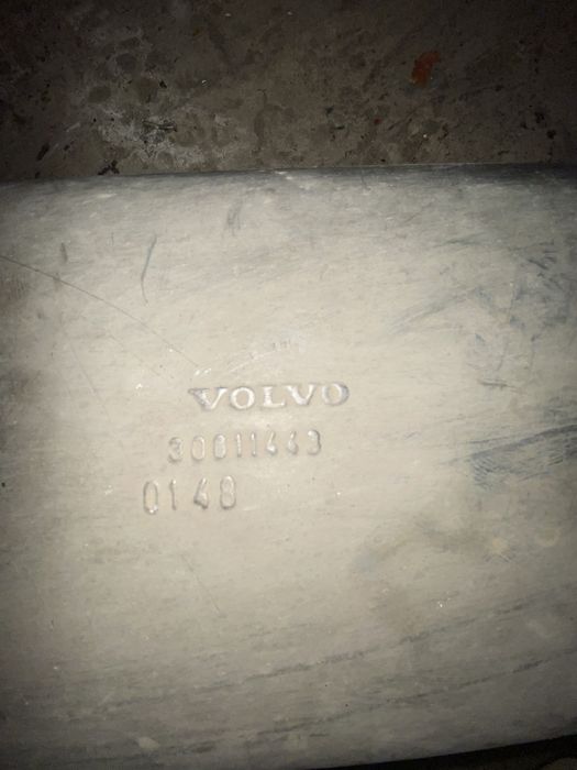 Продам глушитель Вольво v40