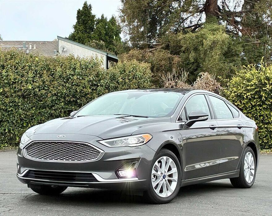 Ford Fusion Energi Titanium      2019