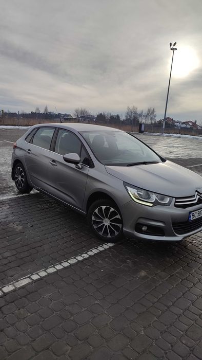 Продаж легкового автомобіля