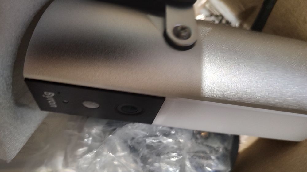 Byron IDEAŁ kamera zewnętrzna NOWA z lampą LED