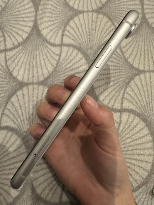 Iphone XR 64Gb 77% de bateria