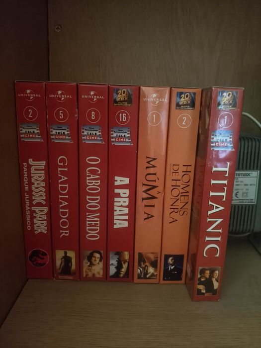 Grandes Clássicos do Cinema , coleção VHS, TV Guia alguns como Titanic, ainda por abrir, Gladiador, a Praia