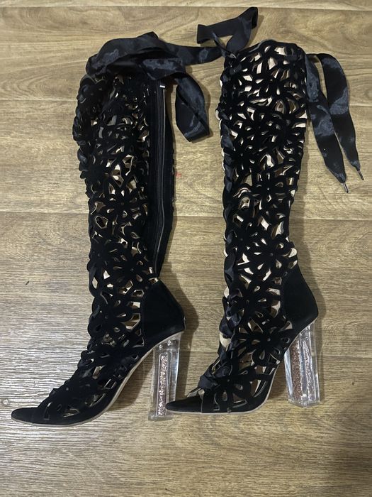 Гарні  екстровагантні  сапожкі, для фотосесій чі на вечірку37р!