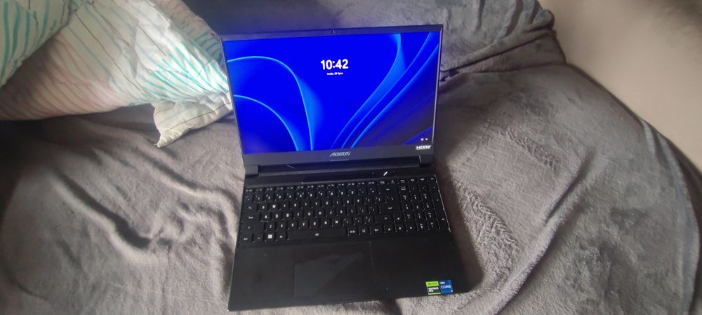 Laptop Aurus 15x ASF
