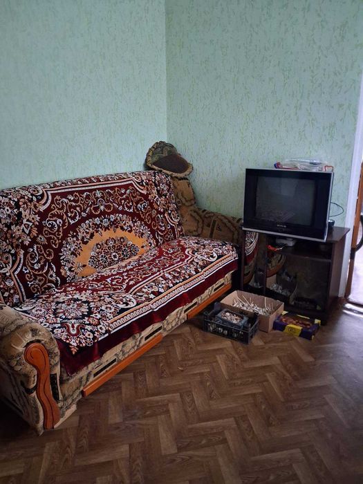 Продам частину будинку з окремим входом та землею