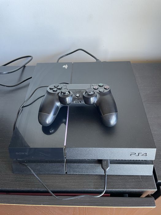 PlayStation 4 Fat 500GB + Comando + Cabos