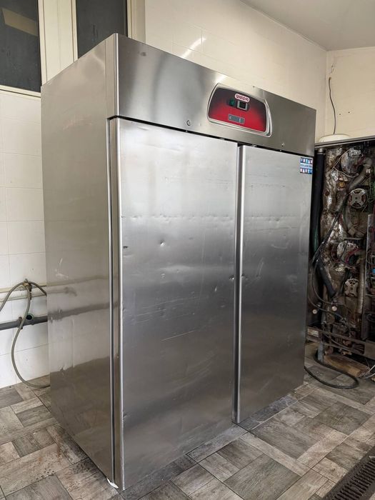 Холодильна шафа 1400 л Angelo Po Італія