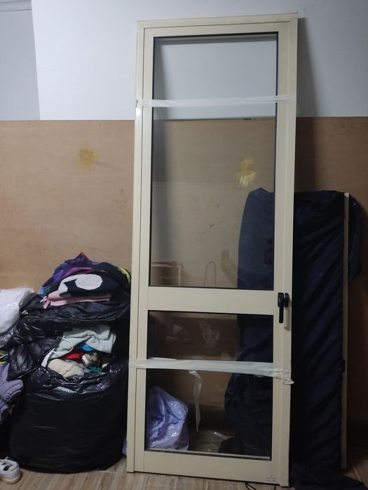 Porta em alumínio