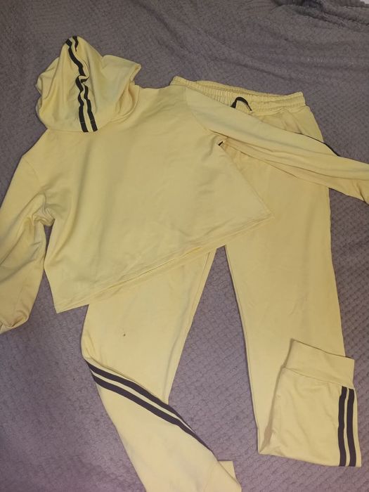 Продам спортивные костюмы