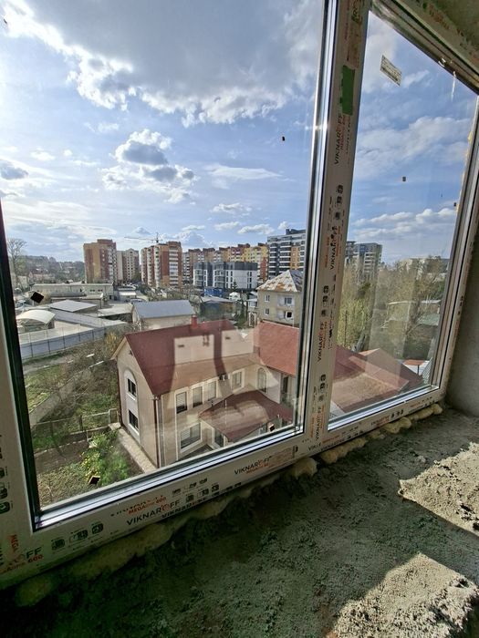 2кім. квартира біля  центру і Старого парку