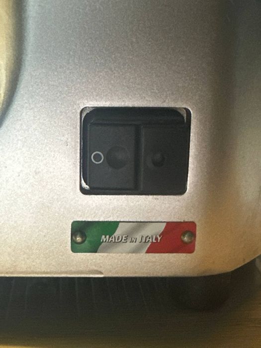 Продам кавомолку Quamar