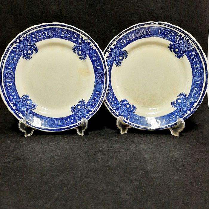 Fábrica de louça antiga  Saсavem/Gilman & Etátuas.