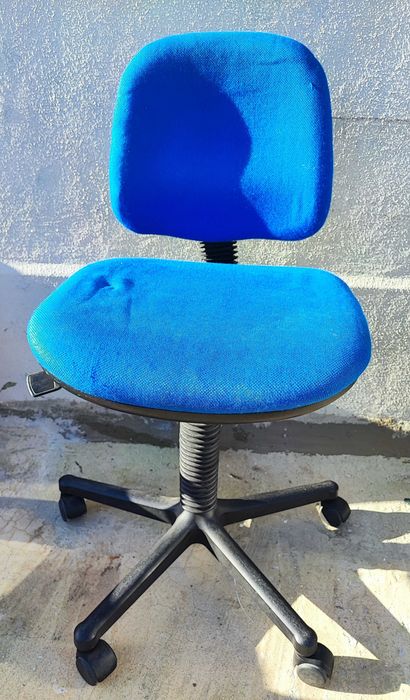 Cadeira de Escritório Ergonómica Azul – Ajustável
