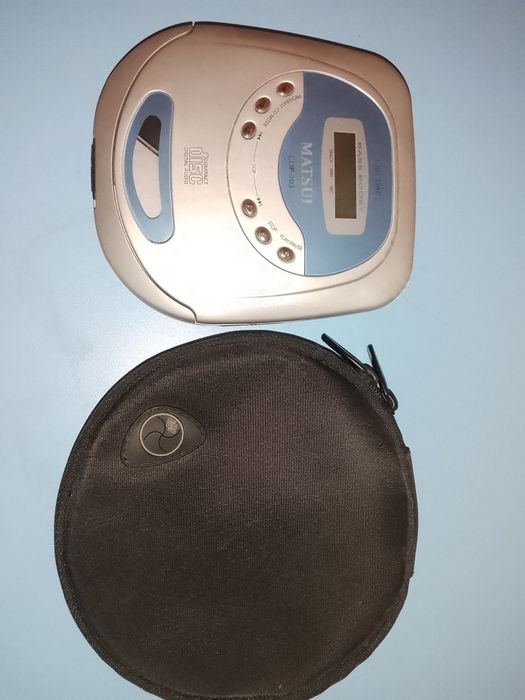 СД плеер с чехлом