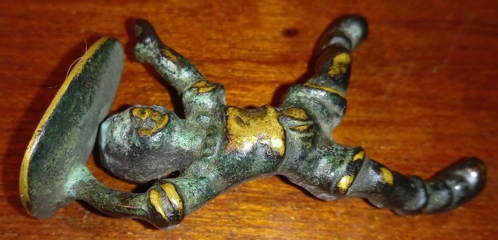 Pequena Estatueta em Bronze432430741707837442