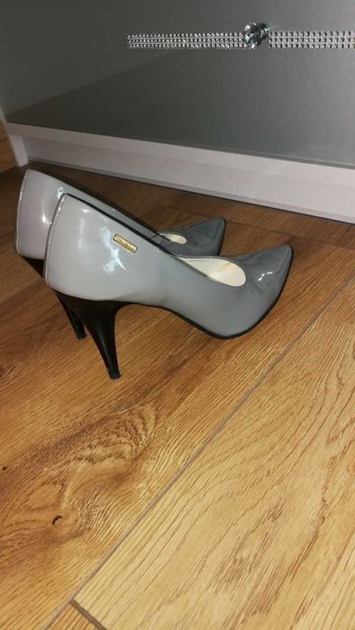 Szpilki szare rozm. 38