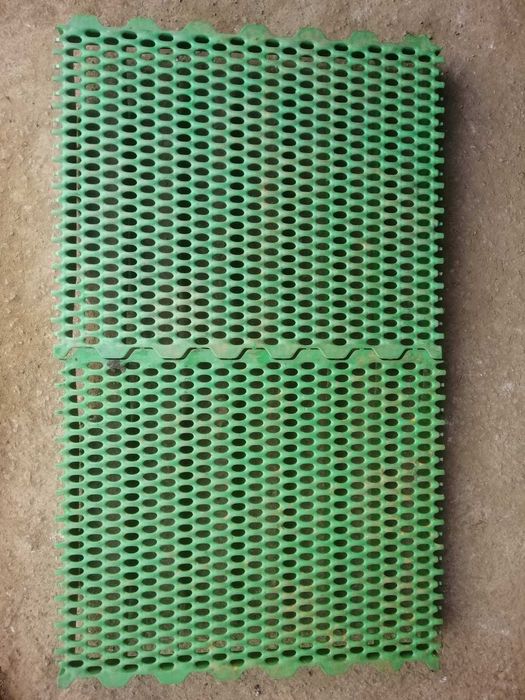 Решітка пластикова для щілинної підлоги