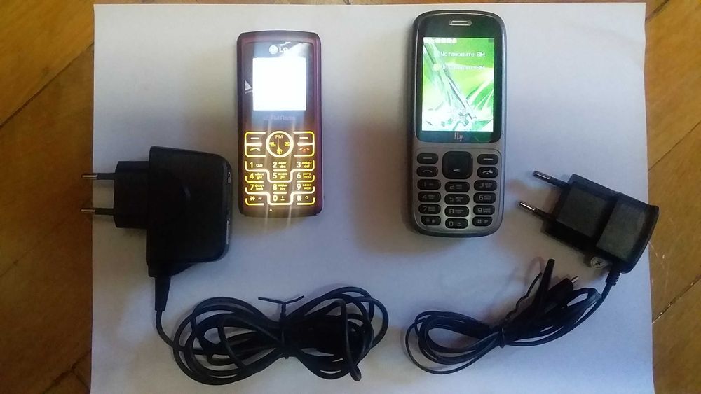 Мобильный телефон кнопочный LG