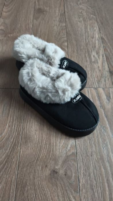 Продам взуття розмір 40, маломірять 24, 5см устілка