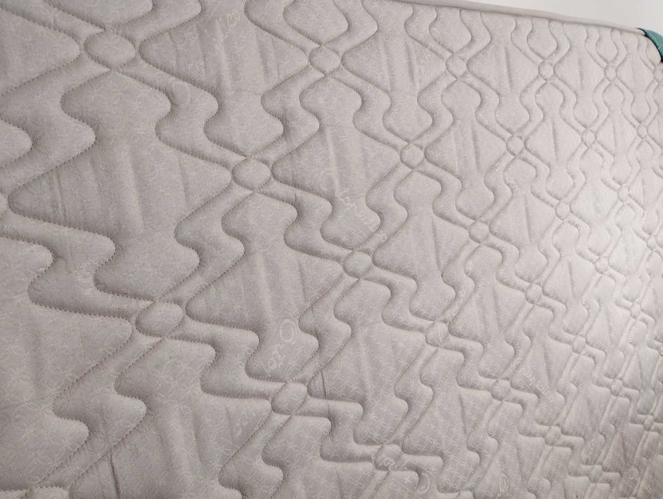 Colchão 190 x 160 [usado]