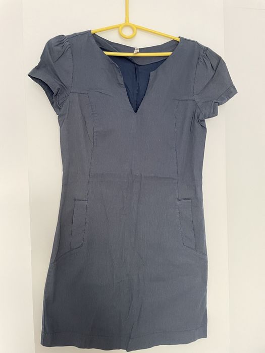 Elegancka sukienka Stradivarius