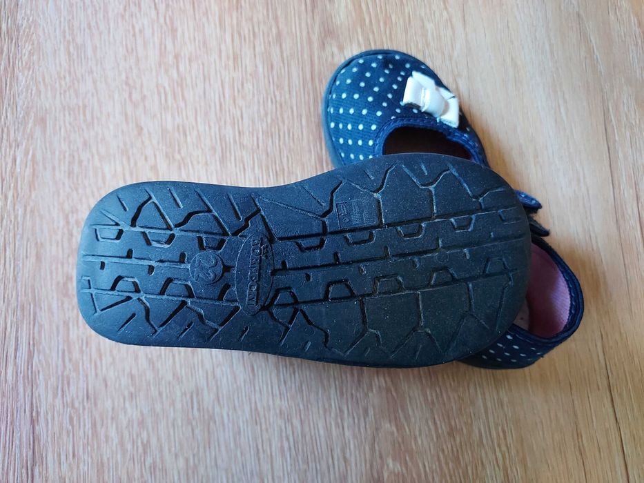 Kapcie Kornecki rozmiar 22