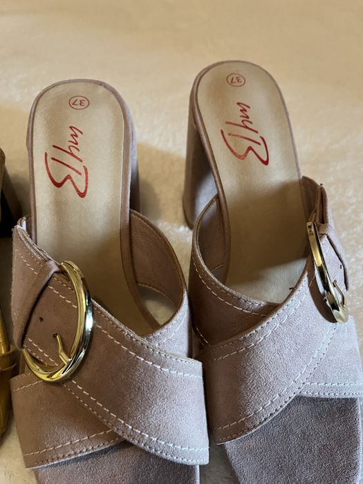 Três pares de calçado pra senhora n.37