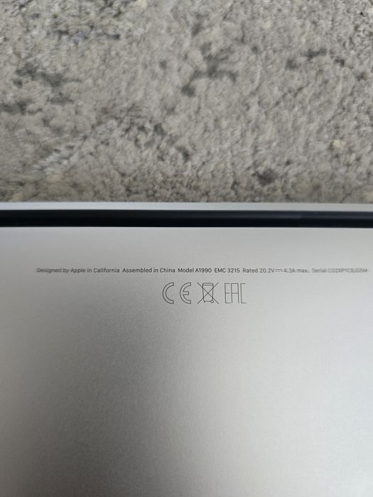 MacBook pro 15 A1990