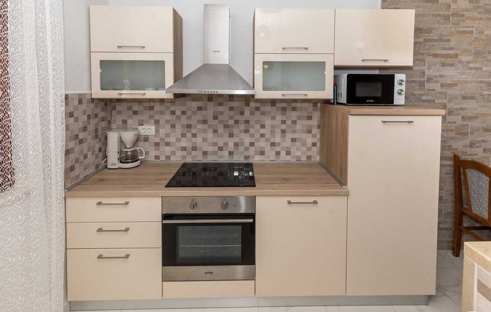 Wakacje, południe Chorwacji, dom z basenem dla 12 osób