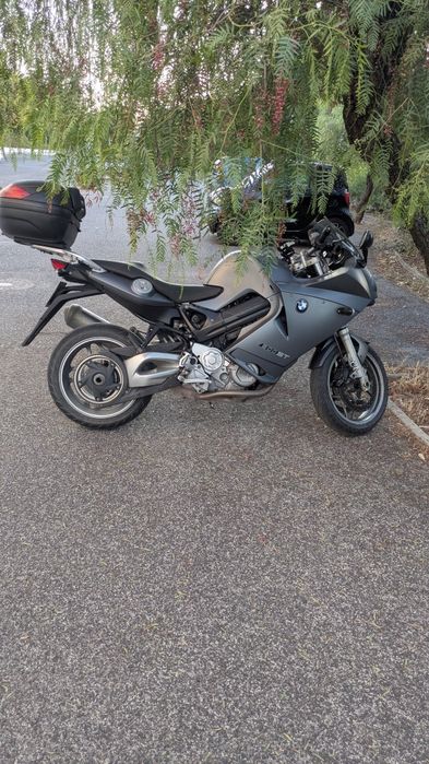 BMW F800 ST - oferta de 2 pneus à escolha