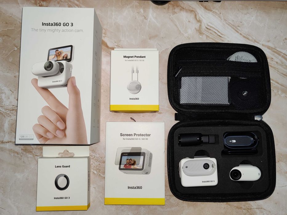Екшн-камера Insta360 GO 3 128GB + аксесуари, кейс