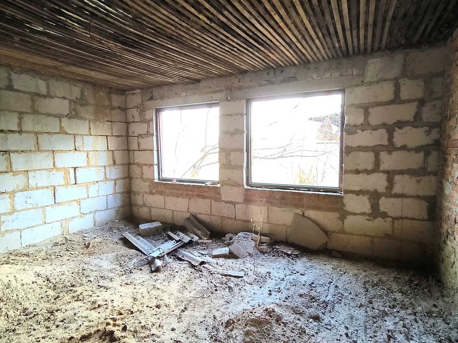 Недорого!Недобудований будинок та 15сот.в Макарові.Підведено газ. - View 6