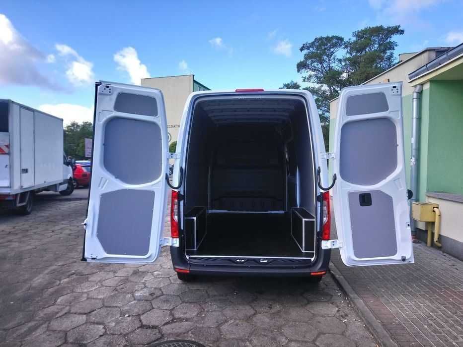 Mercedes Sprinter L2H2-Zabudowa przestrzeni ładunkowej PREMIUM
