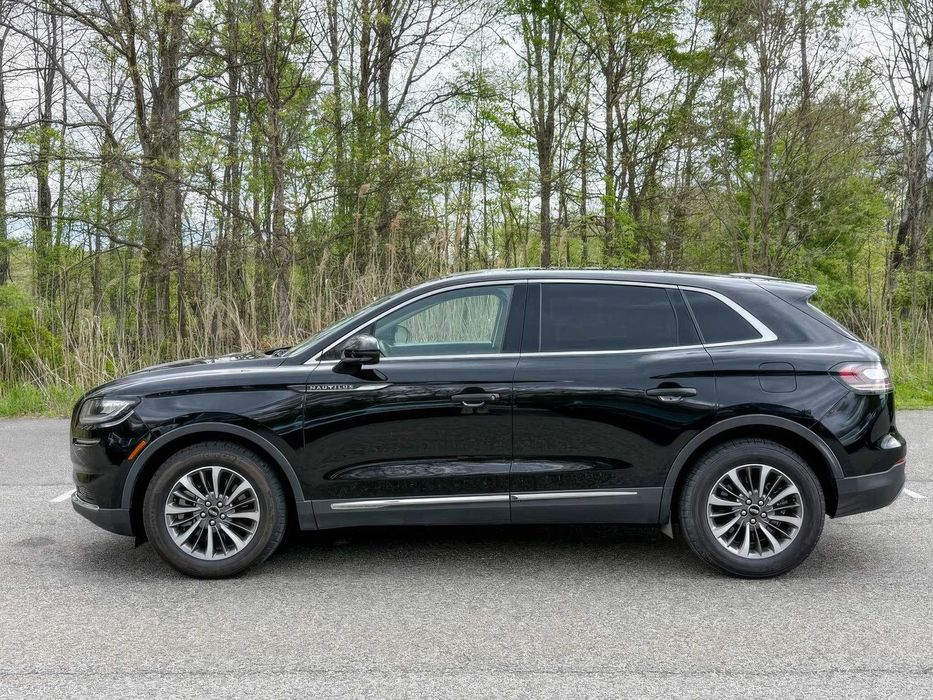Lincoln Nautilus      2022