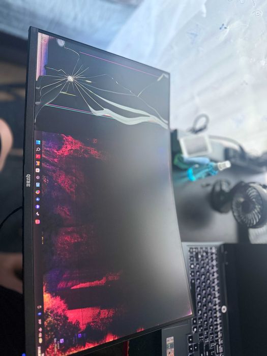 Монітор QUBE Overlord C27F165 27" 165Hz — під ремонт / на запчастини