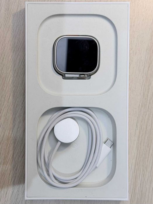 Apple Watch Ultra 3 49mm Titânio Natural GPS + Cellular, caixa completa + 2 braceletes