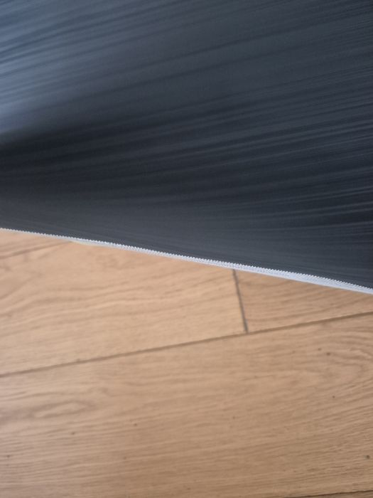 Tapeta w prążki czarna