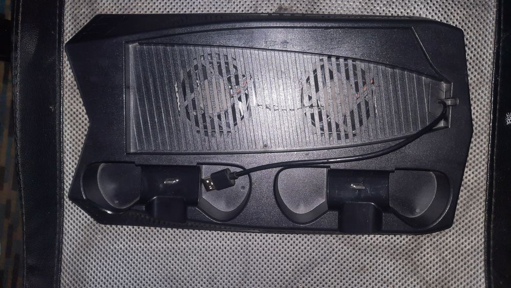 Ładowarka padów ps5 z chłodzeniem konsoli