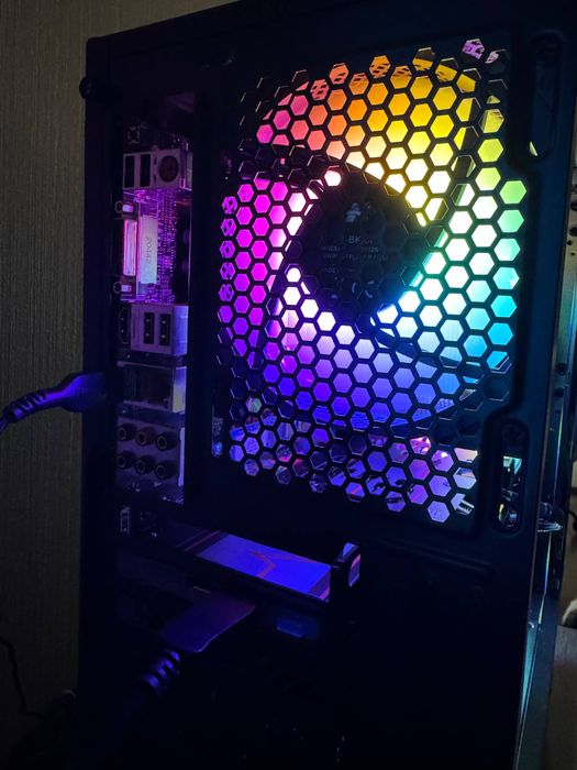 Игровой компьютер ryzen 5 16ddr4 240ssd 500hdd b450 MSI 5600xt